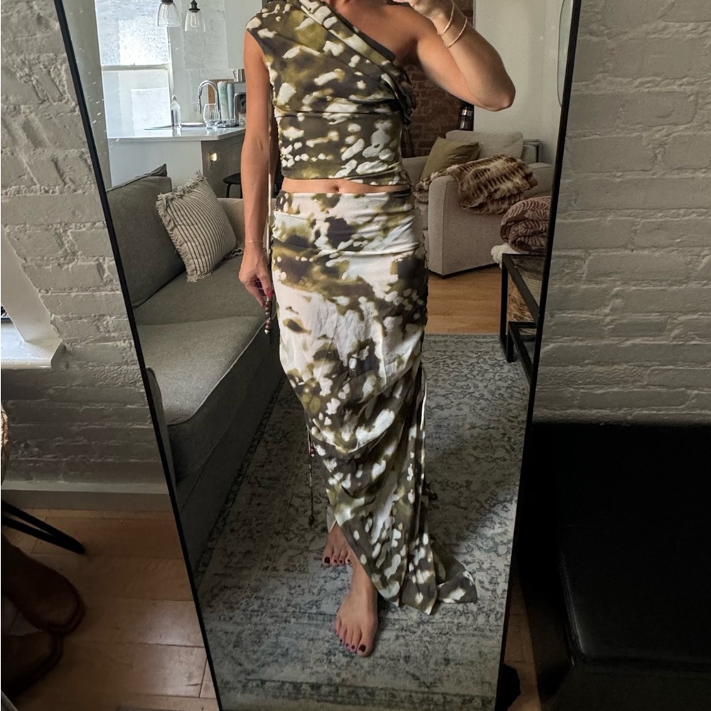 Going out set